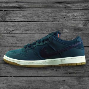 Nike SB Dunk Low Pro Shoes / Deep Fir-Black (Orange Label)