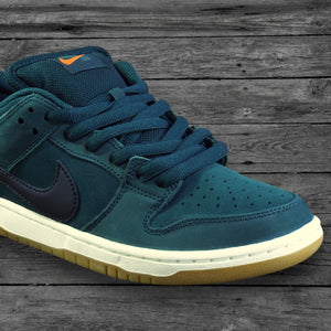Nike SB Dunk Low Pro Shoes / Deep Fir-Black (Orange Label)