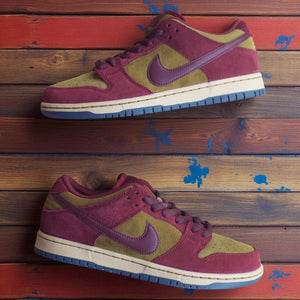 Nike SB Dunk Low Pro Shoes / Dark Team Red