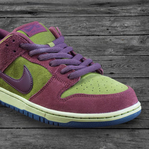 Nike SB Dunk Low Pro Shoes / Dark Team Red
