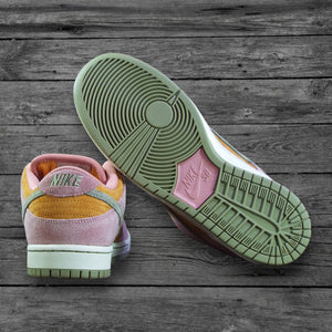 Nike SB Dunk Low Pro Shoes / Red Stardust