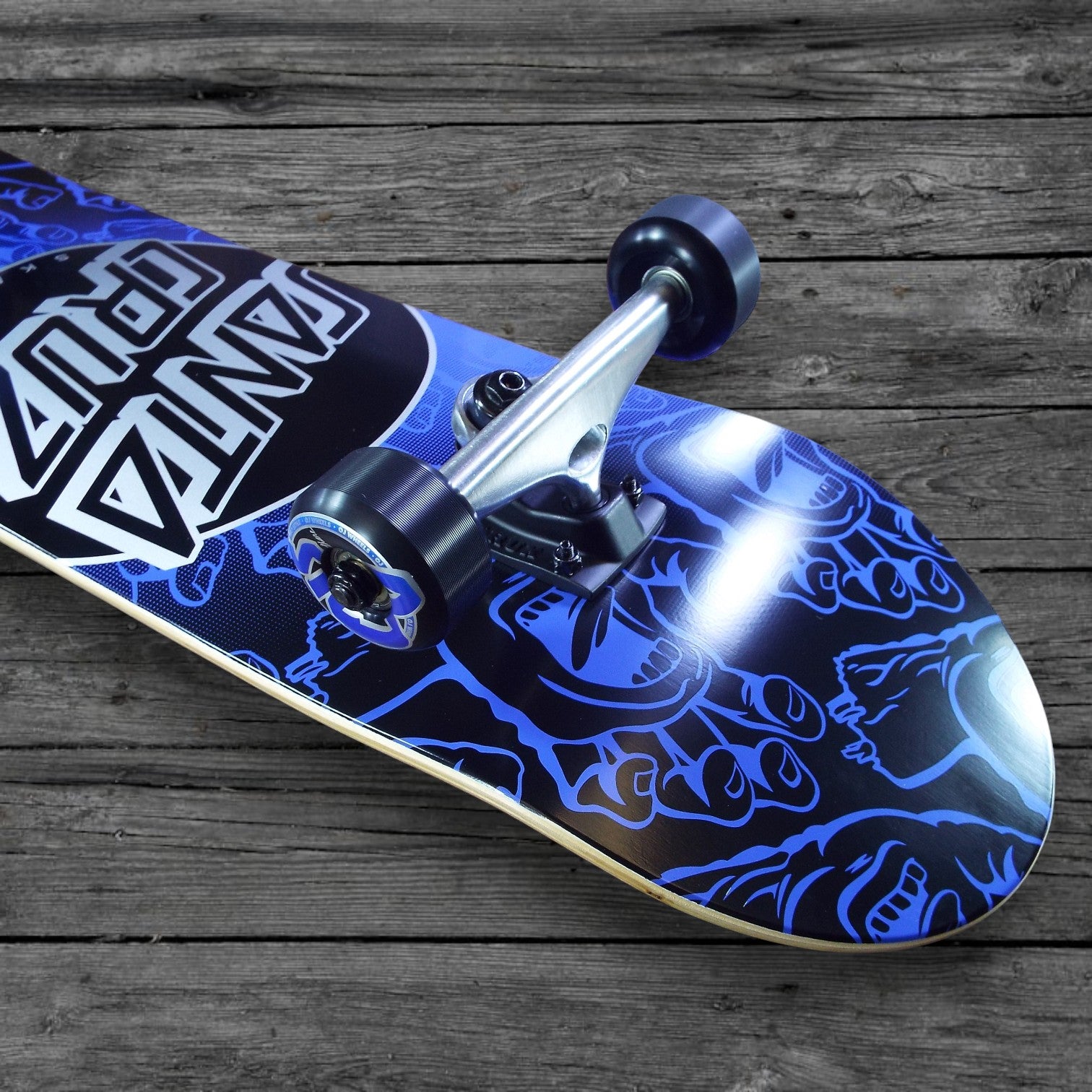 Santa Cruz Other Dot Hands Skateboard Complete / 8.25
