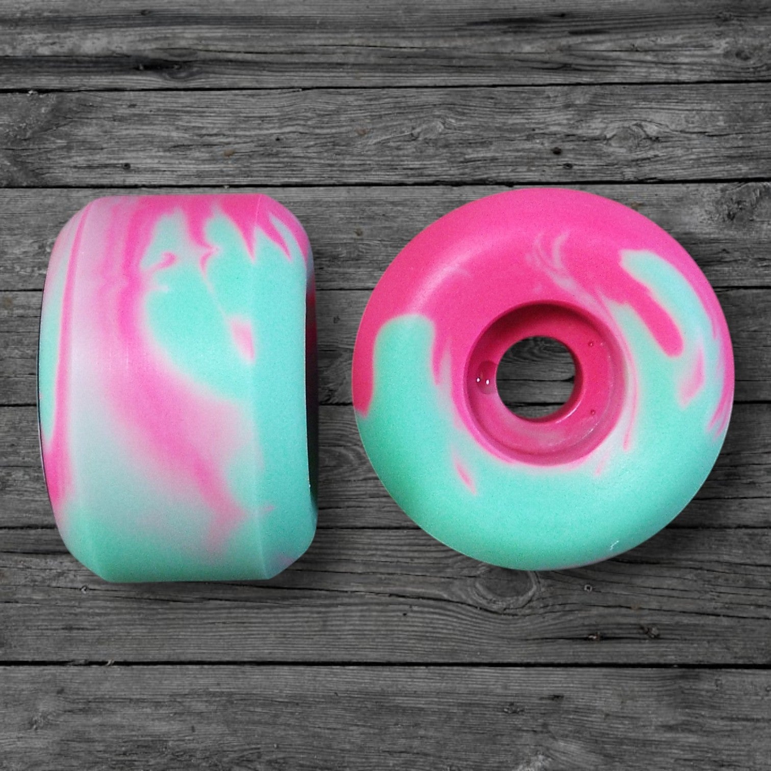 Spitfire F4 Conical Full Pink-Green Swirl 99a Wheels / 53mm